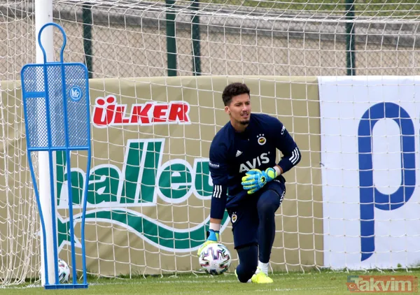 Altay Bayındır'ın Alanyaspor'dan yediği gol Fenerbahçe taraftarını çıldırttı! Sosyal medyadan tepki yağdı... - 21