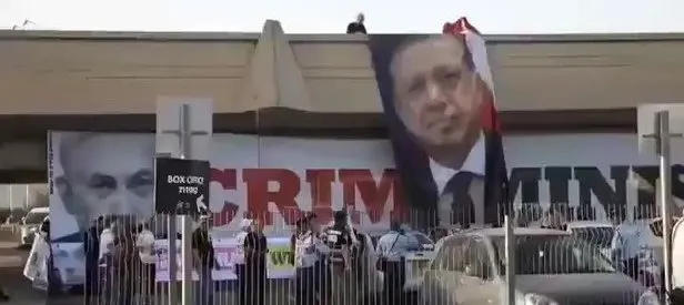 Eurovision’un yapıldığı binaya Erdoğan posteri