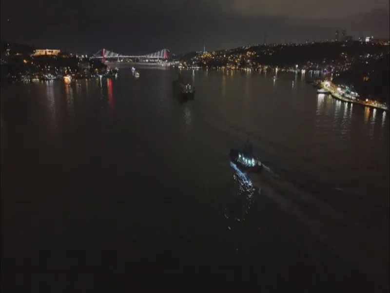 istanbul-bogazinda-gemi-arizasi-trafik-cift-yonlu-askiya-alindi-1775253835979.jpeg İstanbul Boğazı'nda gemi arızası: Trafik çift yönlü askıya alındı-3