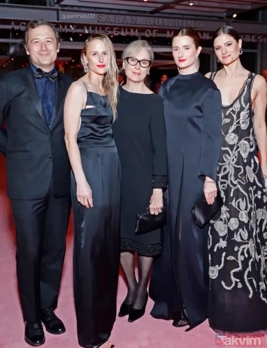 4 çocuk ve 5 torun sahibi Meryl Streep 45 yıllık evliliğin ardından yeni aşkıyla dikkat çekti - 4