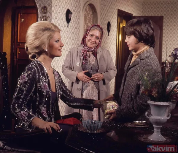 1972'De Yayımladığı "Son On Yılın En Sevilen On Şarkısı" Albümü İse Yaklaşık 100 Bin Satışa Ulaşarak Büyük Bir Başarı Elde Etti.