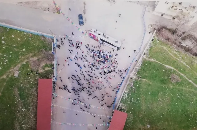 HDP’ye Diyarbakır 'da soğuk duş! Boş meydana konuştular...