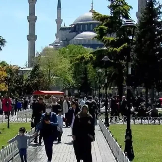 İlk 8 ayda 11.5 milyon yabancı geldi
