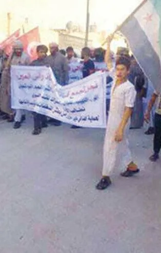 Rakka ve Deyrizor'da direniş dalgası yayıldı: ABD ve PKK'ya karşı Türk bayrağı açtılar