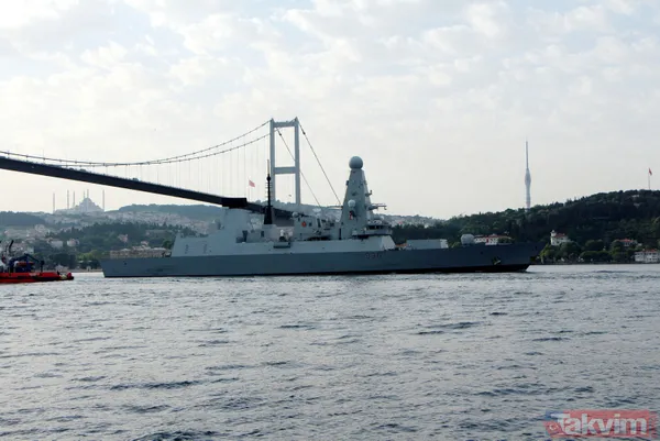 1 Saat 15 Dakikada Boğaz Geçişini Tamamlayan Savaş Gemileri Marmara Denizi'ne Açıldı.