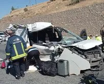 Van’da hafif ticari araç, TIR’a çarptı: 3 ölü, 3 yaralı