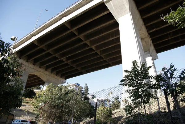 15-temmuz-sehitler-koprusunde-gorunmeyen-tehlike-ortakoy-viyadugunden-parcalar-dusuyor-1632812205556.jpg 15 Temmuz Şehitler Köprüsü'nde görünmeyen tehlike! Ortaköy Viyadüğü'nden parçalar düşüyor-3