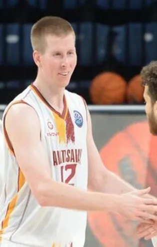 Aslan potada mağlup