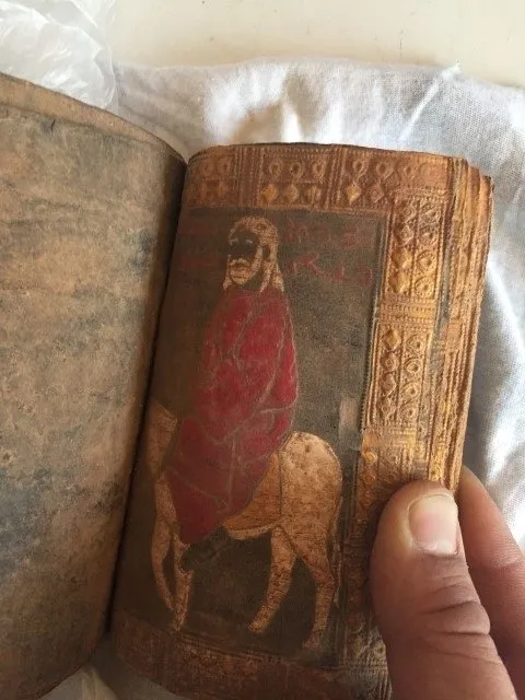 Aksaray'da tarihi İncil ele geçirildi-8