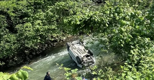 Trabzon’da sürücü hakimiyetini kaybetti | Araç dereye uçtu: 2 ölü, 1 yaralı