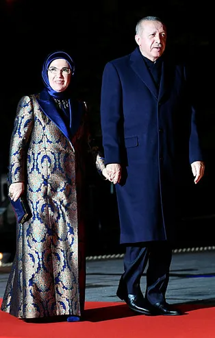 Paris'te first ladylerin şıklık yarışı