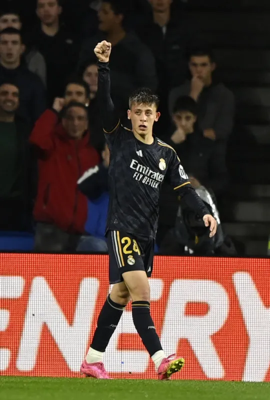 arda-guler-11de-basladi-real-sociedad-real-madrid-canli-1714163189662.jpg