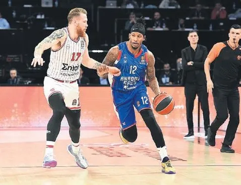 Efes Komşu’yu ezdi!