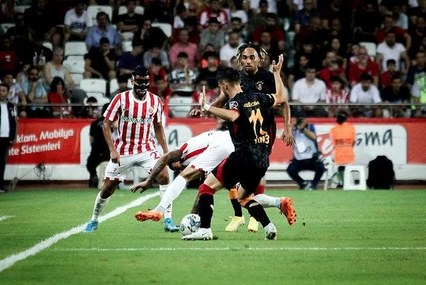 galatasaray-ilk-macinda-antalyayi-son-dakikada-avladi-1659911274842.jpeg Galatasaray ilk maçında Antalya'yı son dakikada avladı-6