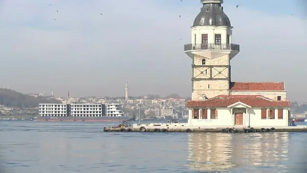 1619164284826.jpg İstanbul Boğazı'ndan "apartman" geçti! Gemiyi gören inanamadı-1