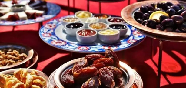Ramazanda hurma ve zeytine dikkat