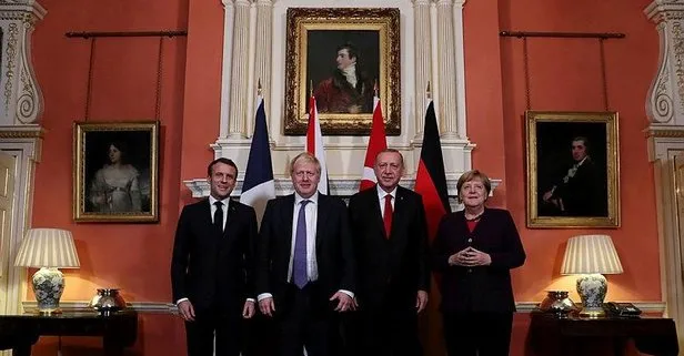 Başkan Erdoğan liderlere o kitabı takdim etti