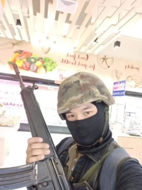 Son dakika: Tayland'da bir asker kalabalığa ateş açtı! Çok sayıda ölü var-2