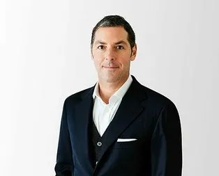 Raif Ali Dinçkök bayrağı devraldı