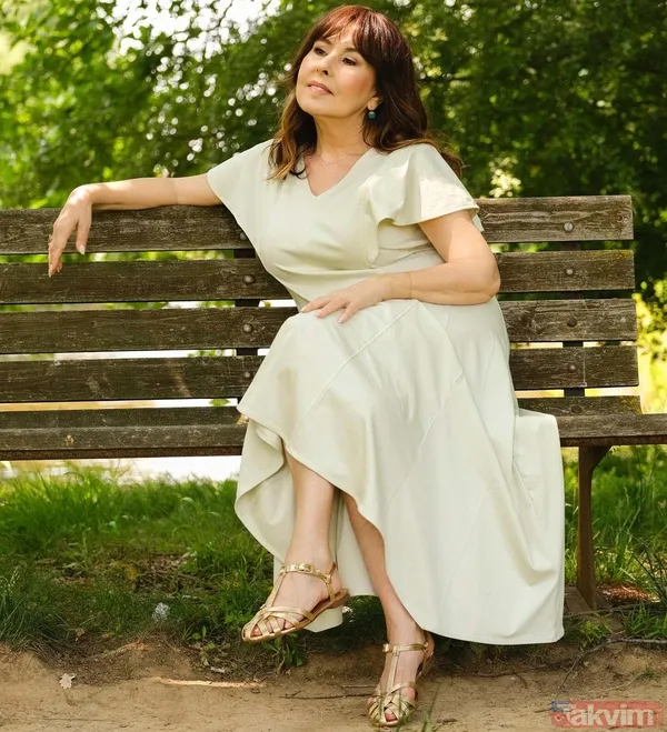 Sibel Can’ın doğum günü pozları sosyal medyayı salladı! Çocukları böyle sürpriz yaptı - 12