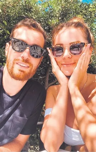 Ezgi Eyüboğlu ile Oğulcan Engin ayrıldı!