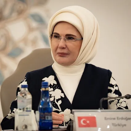 Emine Erdoğan lider eşlerini Ankara’da ağırladı: Aile ve Kadın Konseyi toplantısının ardından kültürel miras sergisi gezildi