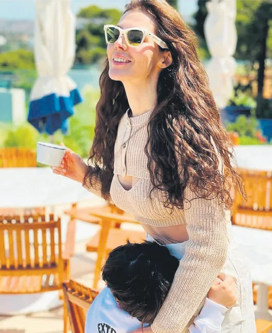 atvnin-reyting-rekortmeni-dizisi-kurulus-osmanin-yildizi-burak-ozcivit-karizmasiyla-sosyal-medyayi-salladi-1651862883415.jpg ATV'nin reyting rekortmeni dizisi 'Kuruluş Osman'ın yıldızı Burak Özçivit karizmasıyla sosyal medyayı salladı-2