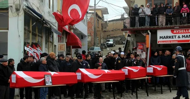 Deprem şehitlerine Çanakkale’de son veda! Oğlunun ve torunlarının tabutlarına sarılıp gözyaşı döktü