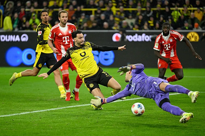 Borussia Dortmund'un yıldızı Galatasaray'a! Transferin gözdesi Ramy Bensebaini - 17