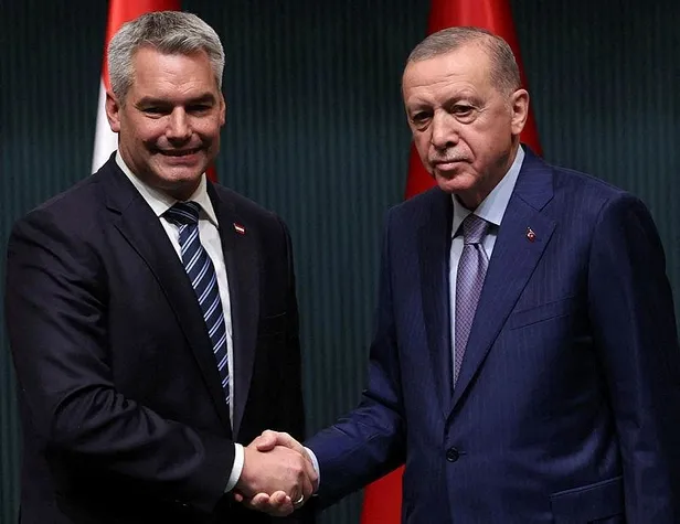 baskan-erdogan-ve-avusturya-cumhuriyeti-sansolyesi-karl-nehammerden-onemli-aciklamalarda-bulundu-1696976373521.jpeg Başkan Erdoğan ve Avusturya Cumhuriyeti Şansölyesi Karl Nehammer'den önemli açıklamalarda bulundu-9