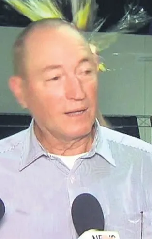 Irkçı senatörün kafasında yumurta kıran Will Connolly yine gönülleri fethetti