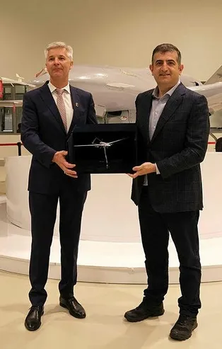 Letonyalı heyetten Baykar S/İHA Ar-Ge ve Üretim Tesisleri'ne ziyaret: "En yüksek dünya standartlarına sahip"