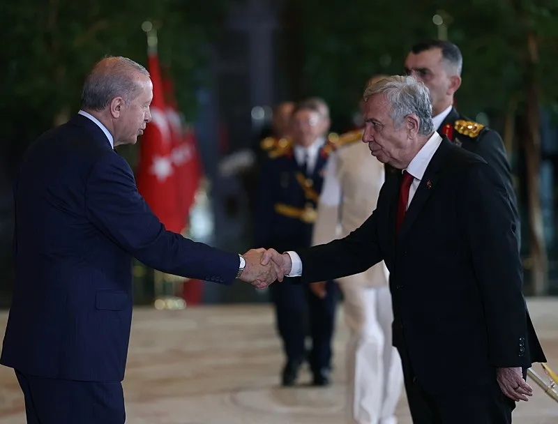kulliyede-zafer-tebrigi-baskan-erdogandan-30-agustos-kabulleri-1788094989479.jpeg Külliye'de "zafer" tebriği! Başkan Erdoğan'dan 30 Ağustos kabulleri-3