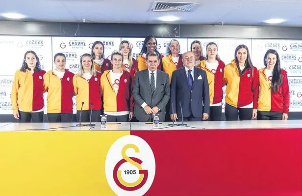gecen-seneki-yukselen-formunu-jorge-jesus-ile-daha-da-gelistiren-crespo-avrupanin-zirvesinde-spor-haberleri-1663802420141.jpeg Geçen seneki yükselen formunu Jorge Jesus ile daha da geliştiren Crespo, Avrupa'nın zirvesinde | Spor haberleri-4