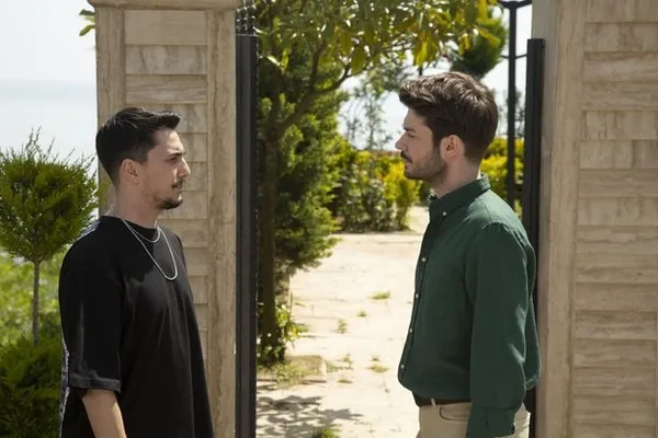 atvden-bir-bomba-dizi-daha-vermem-seni-ellerenin-ilk-tanitimi-yayinlandi-1685384680869.jpg ATV’den bir bomba dizi daha! Vermem Seni Ellere’nin ilk tanıtımı yayınlandı!-4