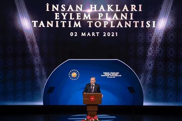 adalet-bakani-abdulhamit-gulden-baskan-erdogana-insan-haklari-eylem-plani-tesekkuru-1614700634121.jpeg