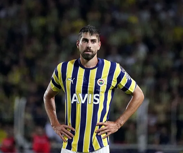 fenerbahcede-bir-ayrilik-daha-ingiltereye-gidiyor-1660485167217.jpg Fenerbahçe'de bir ayrılık daha! İngiltere'ye gidiyor-2