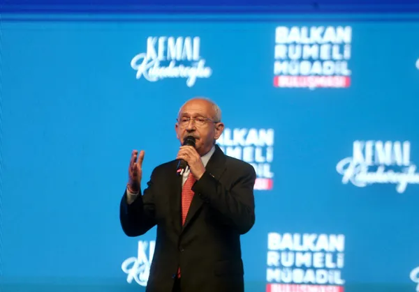 chpde-baba-ogul-kavgasi-basladi-ekrem-imamoglu-40-ilin-destegini-aldi-kemal-kilicdaroglu-yalnizlastirma-taktig-1685592462119.jpg CHP'de baba-oğul kavgası başladı! Ekrem İmamoğlu 40 ilin desteğini aldı, Kemal Kılıçdaroğlu "MYK" temizliğine hazırlanıyor-4