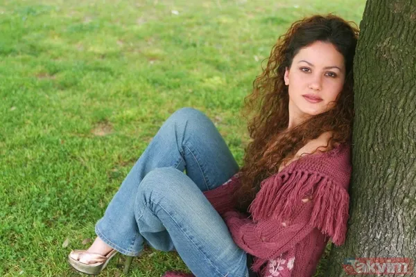 Sessiz Sedasız Dünyaevine Giren Ünlü Oyuncu, Müjdeli Haberi Sosyal Medya Hesabında Takipçileriyle Paylaştı.