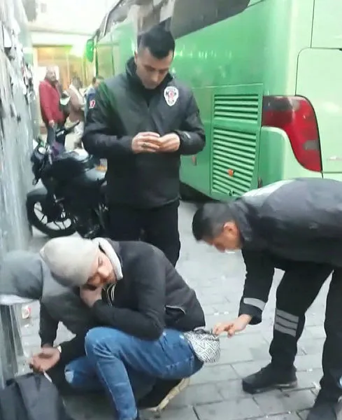 Otobüsün üstünde Yunanistan’a kaçmaya çalışan 2 kişi yakalandı-2