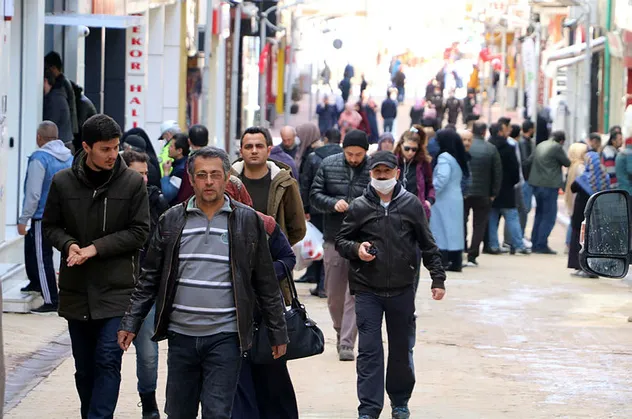 Sivas'ta yasağa uymayan 3 kişiye para cezası