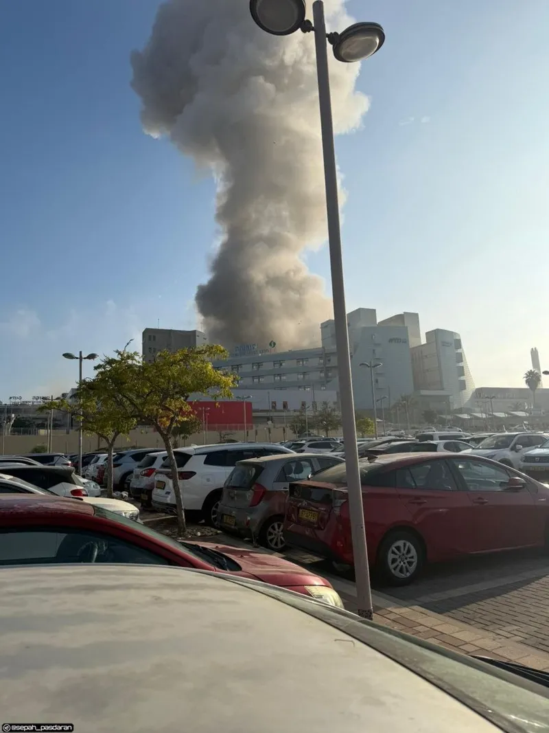 İran'ın fırlattığı füzeler (Ekran görüntüsü)