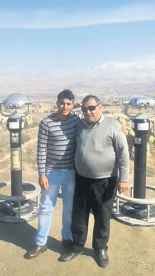 mustafa-denizlinin-kizi-selin-denizli-babasinin-adinin-verildigi-stada-gitti-iceri-girmekte-gucluk-cekince-isy-1647206298797.jpg Mustafa Denizli’nin kızı Selin Denizli babasının adının verildiği stada gitti! İçeri girmekte güçlük çekince isyan etti-6