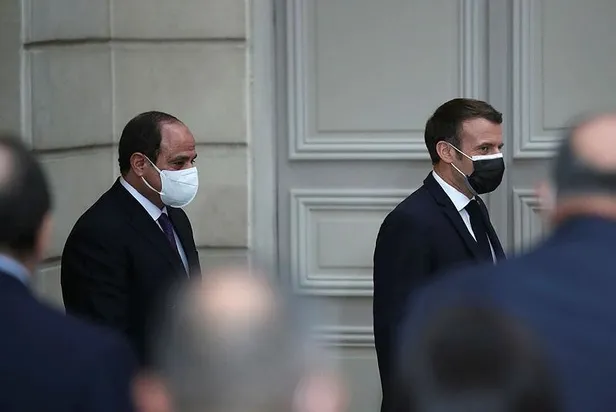 italyan-gazeteci-augiastan-fransa-cumhurbaskani-macronun-darbeci-sisiye-onur-nisani-vermesine-tepki-iade-edecegim-1607870830167.jpeg İtalyan gazeteci Augias'tan Fransa Cumhurbaşkanı Macron'un darbeci Sisi'ye onur nişanı vermesine tepki! "İade edeceğim"-7