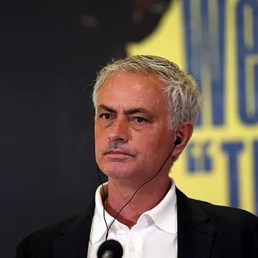 Fenerbahçe’den flaş transfer: Yıldız isim Jose Mourinho’yu ikiletmedi! Seve seve gelirim