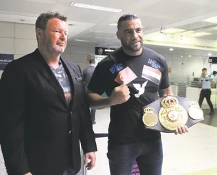 Demir yumruktan destek