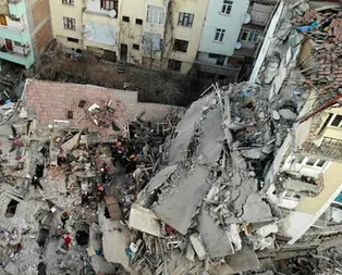 Elazığdaki 6.8lik depremde yıkılan Aykent apartmanı ile ilgili şok iddia: Kolonları kesildi