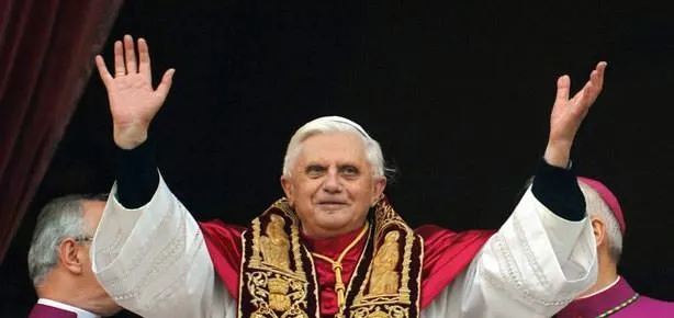 Papa’nın sol gözü görmüyor