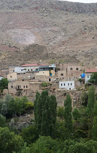 Koronavirüsün giremediği tek köy! Türkiye'nin mavi boncuğu oldu