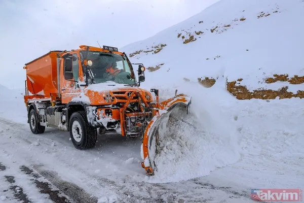 Geçtiğimiz yıl Türkiye'de 2 metre ile en yüksek kar kalığının ölçüldüğü Van-Bahçesaray yolunda amansız mücadele - 6